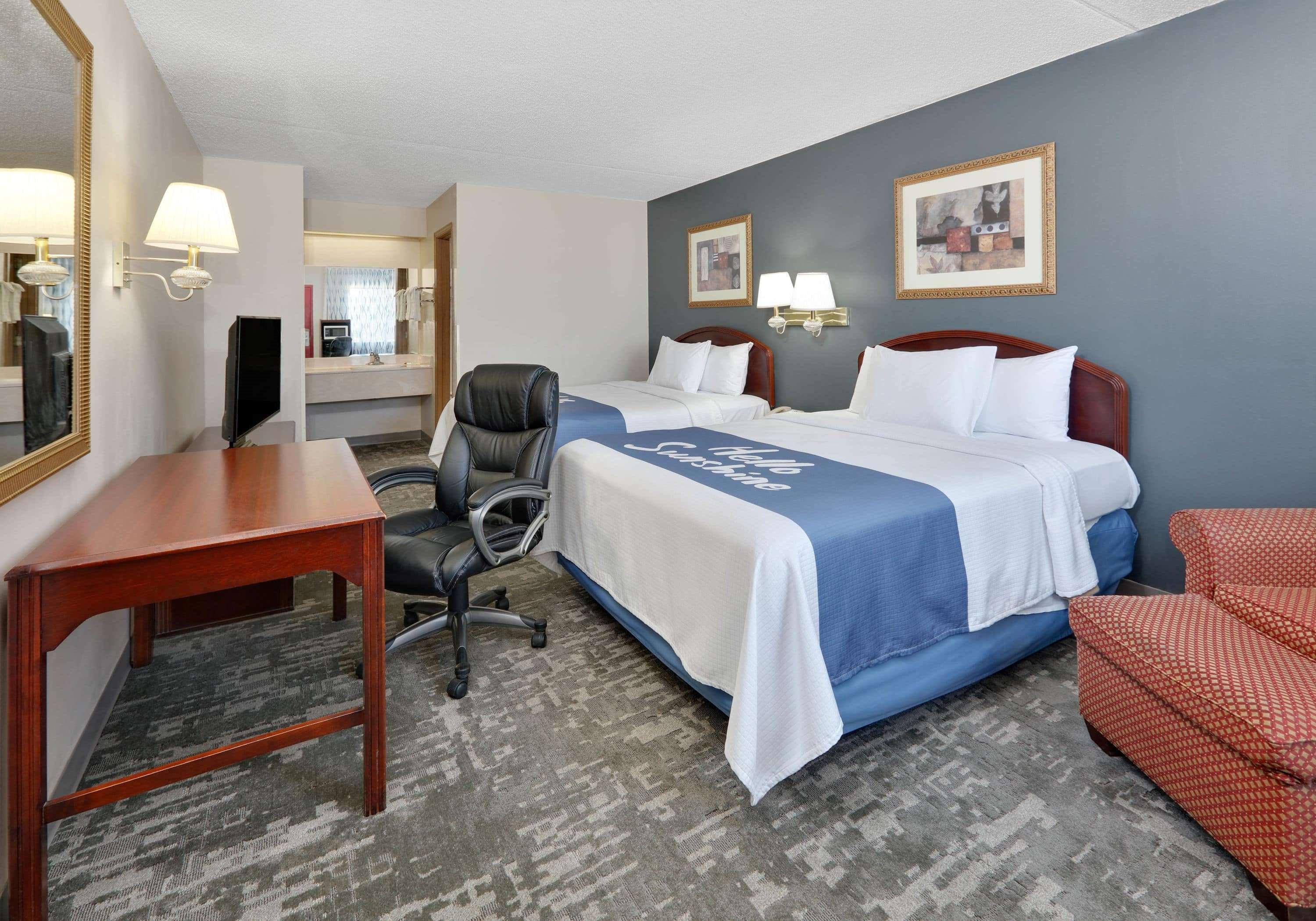 Days Inn & Suites By Wyndham Bentonville Zewnętrze zdjęcie