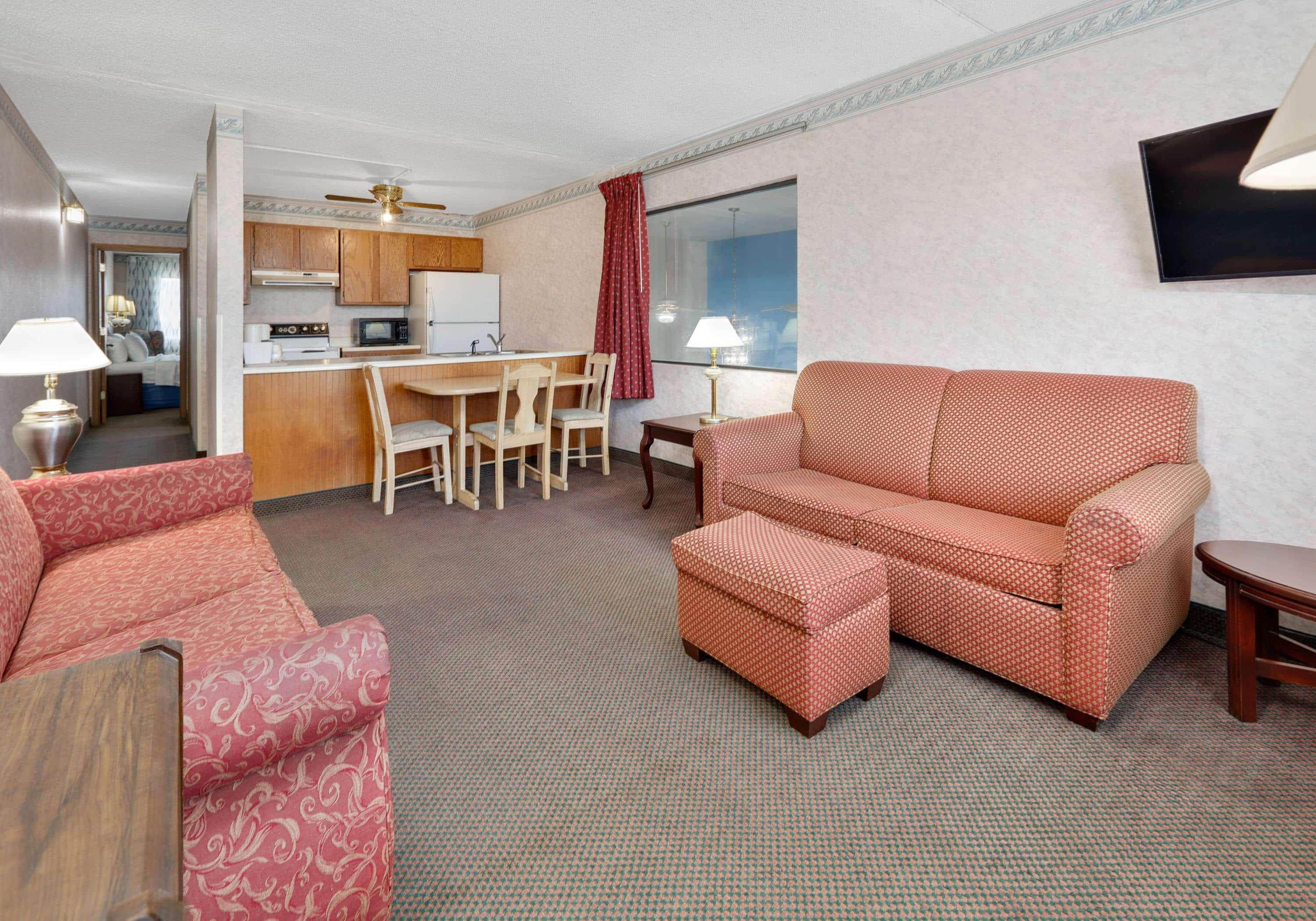 Days Inn & Suites By Wyndham Bentonville Zewnętrze zdjęcie