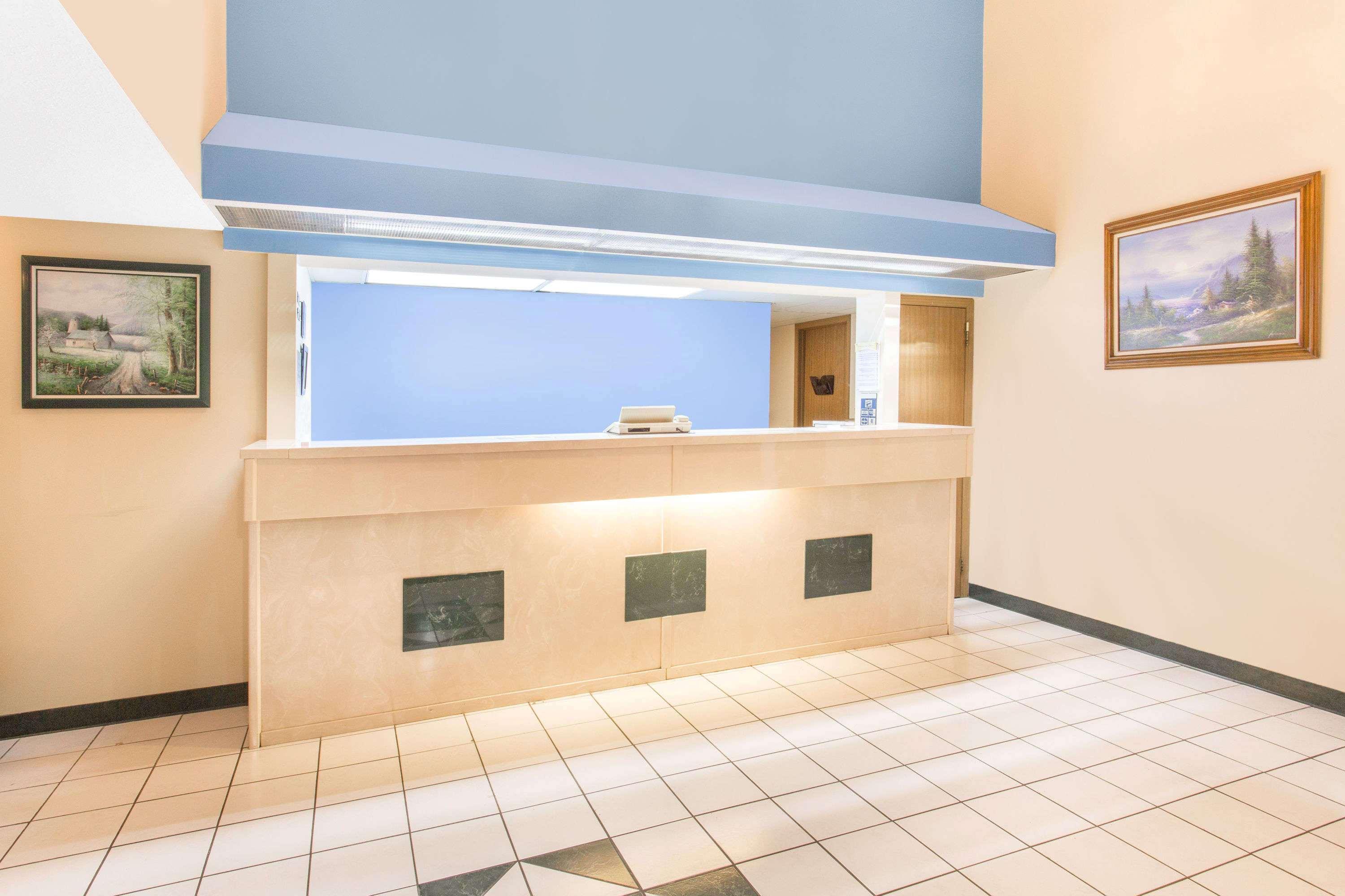 Days Inn & Suites By Wyndham Bentonville Zewnętrze zdjęcie