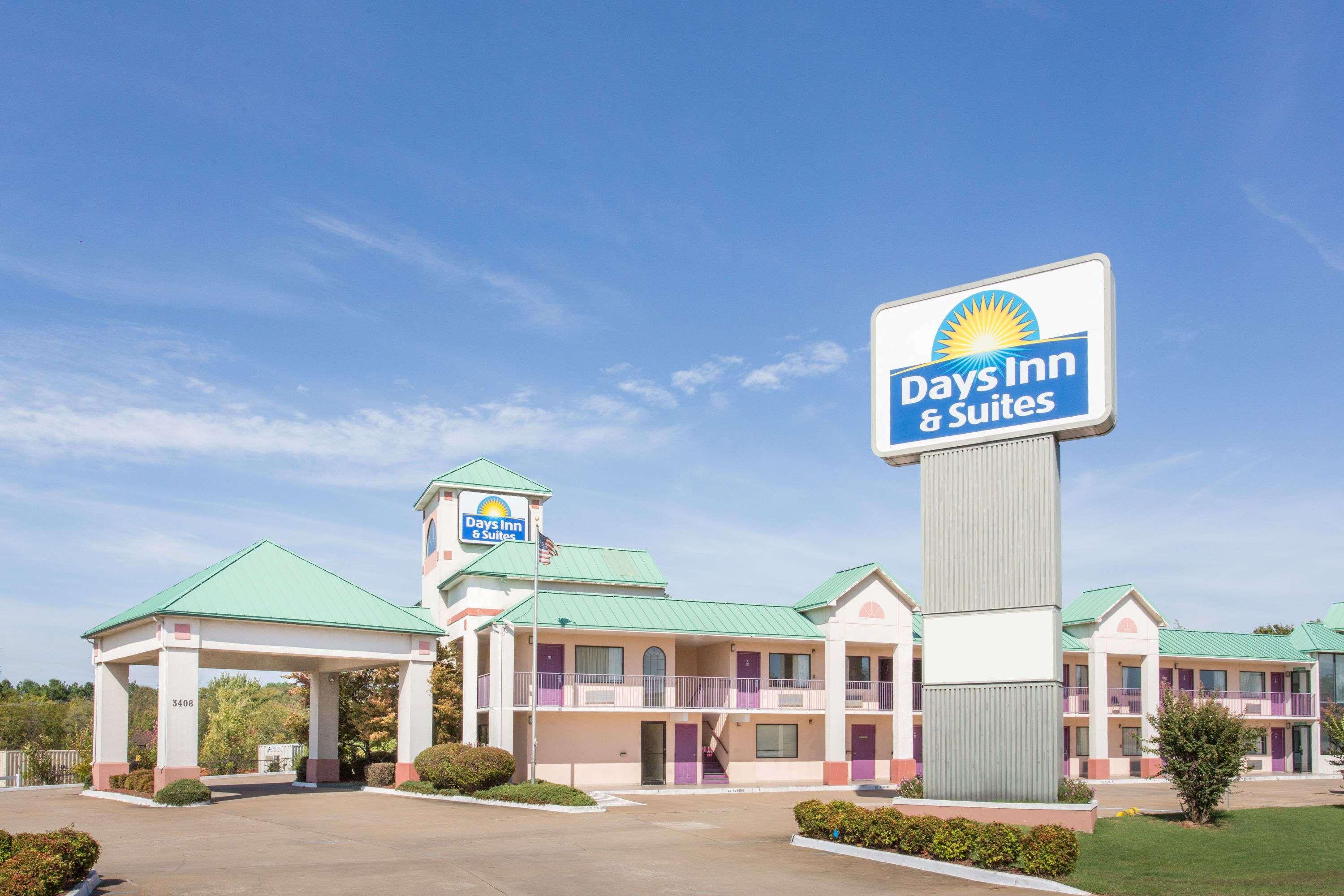 Days Inn & Suites By Wyndham Bentonville Zewnętrze zdjęcie