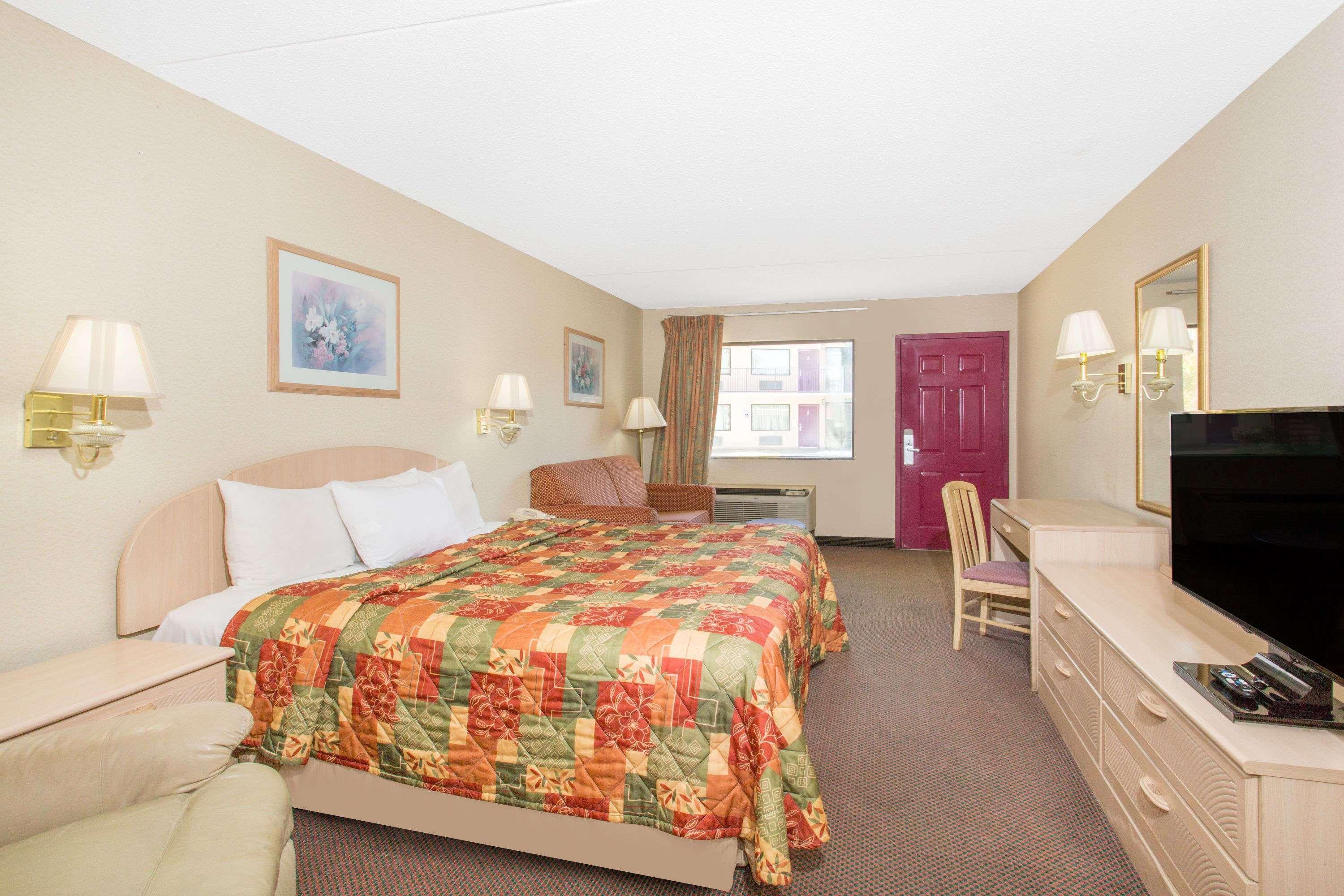 Days Inn & Suites By Wyndham Bentonville Zewnętrze zdjęcie